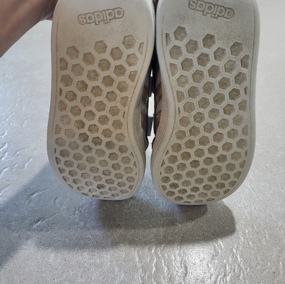Adidas Grand Court Low White Iridescent Size 10 Kids Double Hook&Loop Strap - Picture 6 of 6